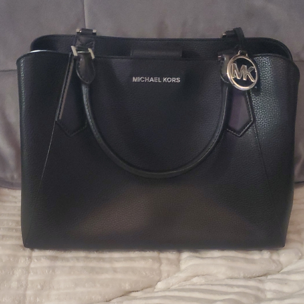 Michael Kors Elegant Black Tote